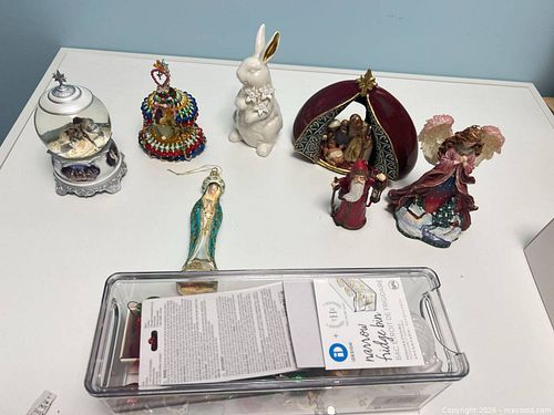 Holiday & Nativity Figurine Lot — Boyds/Enesco, Thomas Kinkade (1 of 12)