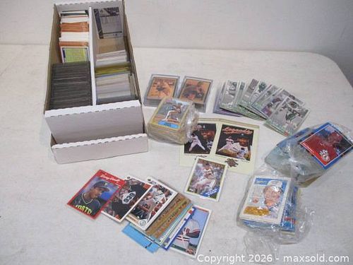 Box Of Baseball Cards & Football Cards. About 1600 Pcs. (1 of 11)