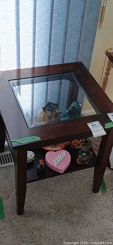 Accent Table (1 of 8)