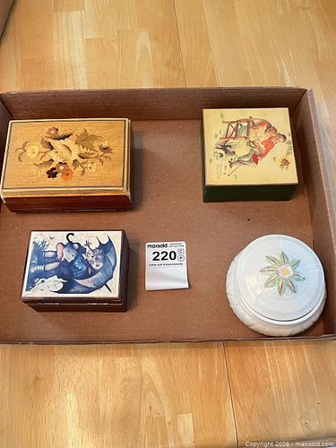 Trinket Boxes (1 of 5)