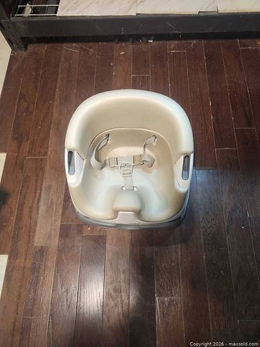 Ingenuity Baby Base 2-in-1 Booster   (1 of 4)