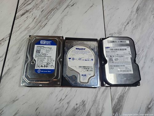 internal hard disk drives (1 of 4)