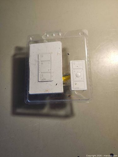Wireless Smart Lighting Dimmer Switch  (1 of 4)