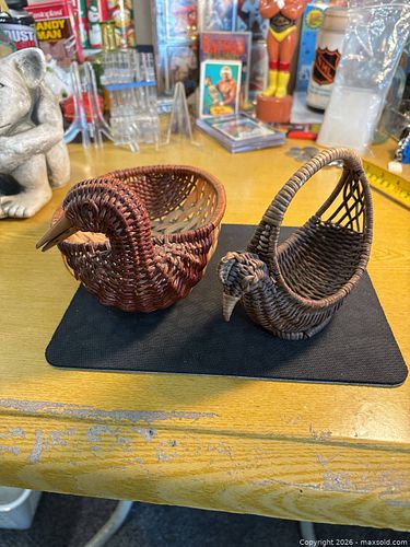 Vtg. Lot of (2) Small Wicker Bird Duck-Shaped Decorative Baskets, Collectible (1 of 12)