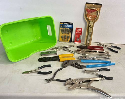 Mixed Hand & Automotive Tool Set – Pliers, Wrenches, Drivers (1 of 15)