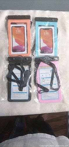 Waterproof Phone Pouch 4-Pack, Universal Fit New In Package  (1 of 5)