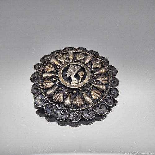 Round Egyptian Nefertiti Silver-Tone Brooch (1 of 4)