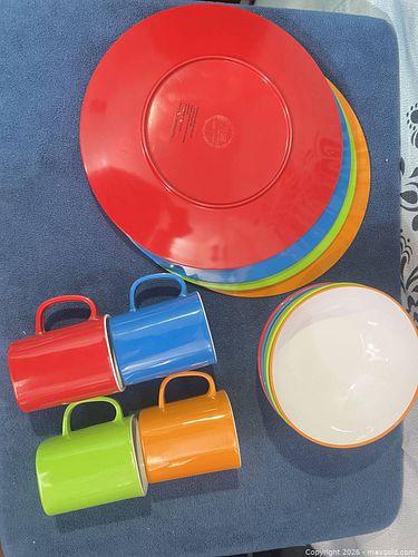 H1 Colourful Pat Dish ware 12 piece Set (1 of 5)