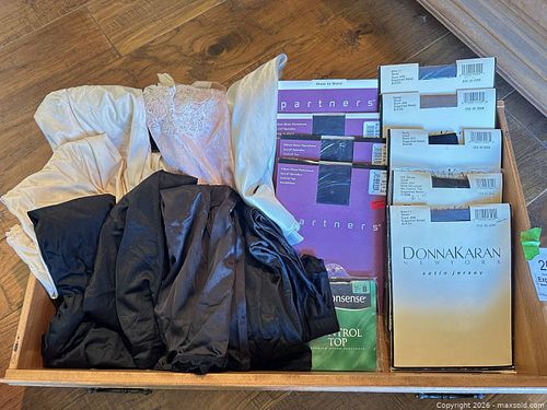 Lingerie & Sleepwear  (1 of 12)