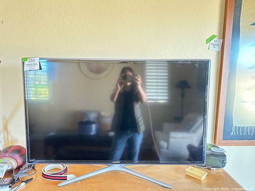 Samsung 42” TV  (1 of 10)
