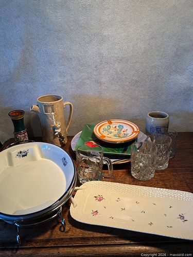 Assorted Dishes / Pottery 2 (1 of 10)