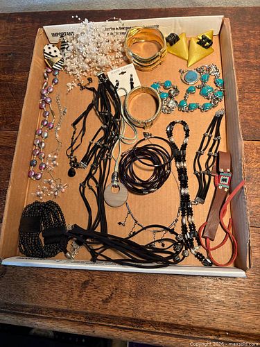 Costume Jewelry (1 of 7)