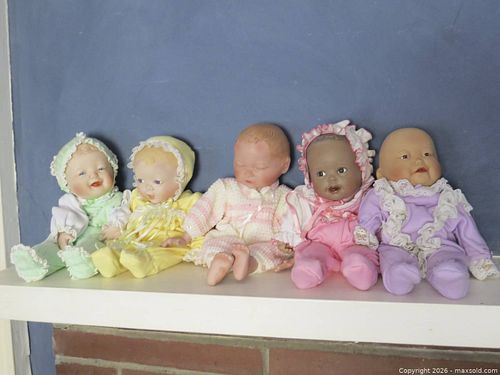 COLLECTION OF YOLANDA BELLO DOLLS (1 of 6)