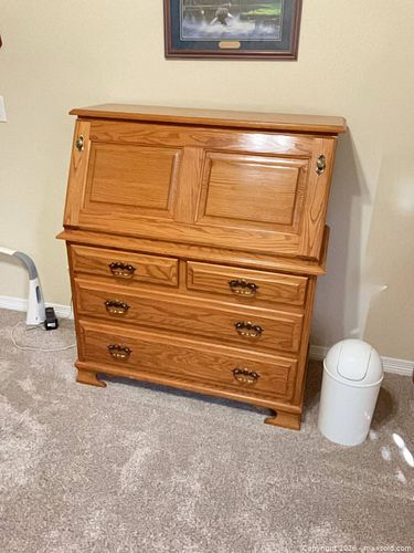 Amish Made Oak Desk (1 of 2)