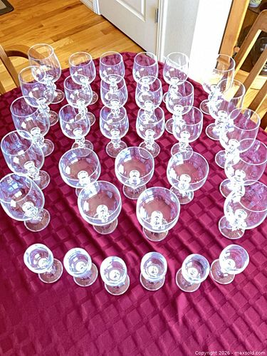 Crystal dining glasses (1 of 1)