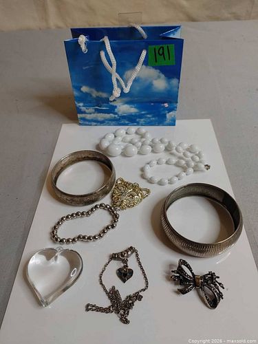 Assorted Jewelry (1 of 6)