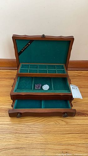 Jewelry box (1 of 10)