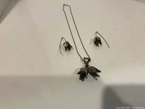 Sterling Silver Floral Necklace and Drop Earring Set (1 of 4)