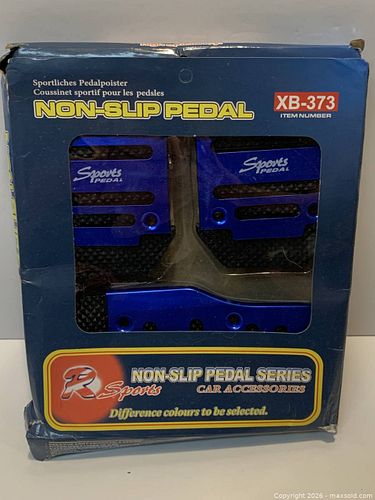R Sports XB-373 Blue Aluminum Rubber 3-Piece Pedal Covers (1 of 4)
