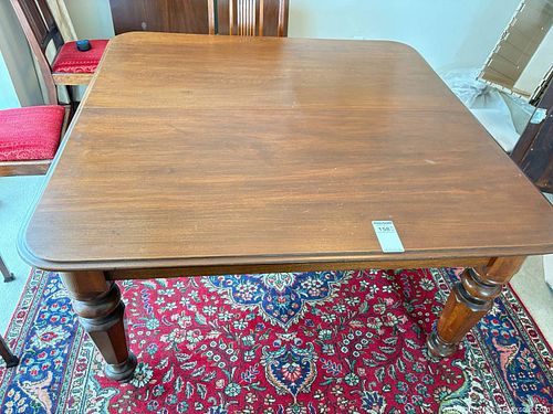 Mahogany Dining Room Table and 4 Chairs (1 of 21)