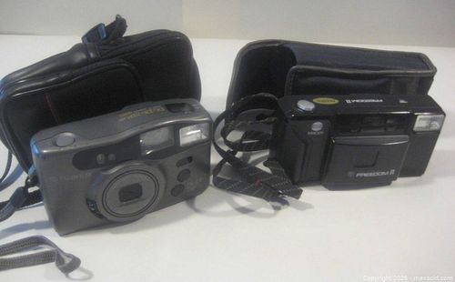 2 vintage 35MM CAMERAS FUGI, & MINOLTA FREEDOM 11 (1 of 11)
