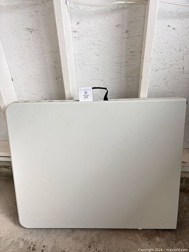 6ft Folding Table  (1 of 5)