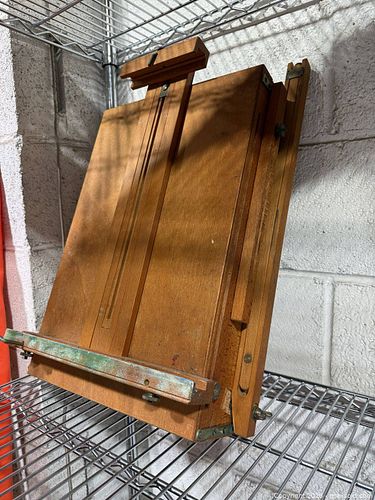 Traveling Folding Wooden Easel (1 of 5)