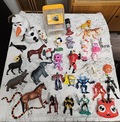 Miscellaneous action figures and animals (1 of 2)