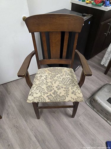 Set of 4 Chairs (1 of 3)