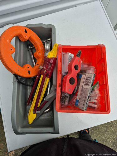 Assorted Hand Tools, Small Lot (2-10 Pieces) (1 of 5)