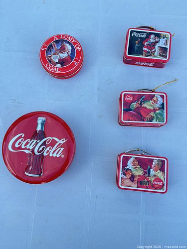 Coca-Cola collecteble ornament tin lot -at (1 of 10)