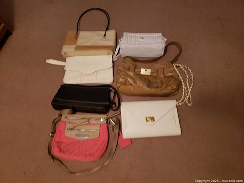 Lot of purses and handbags (1 of 5)