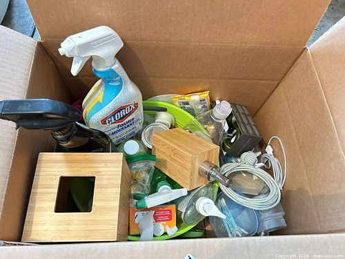 Assorted Household Cleaning Supplies Lot A (1 of 7)