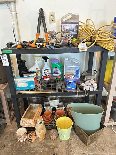 Garden Tools & Accessories Lot with Fiskars, Miracle-Gro, Bulbrite B (1 of 10)