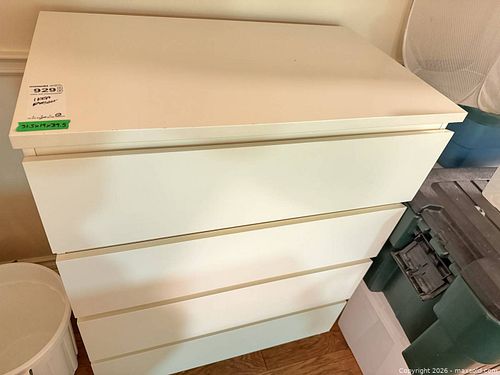 IKEA Dresser / Chest of Drawers D (1 of 7)