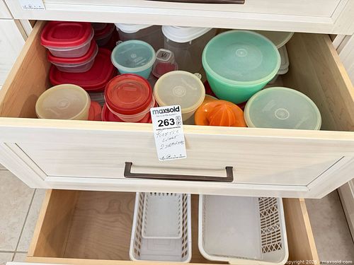 Mixed Plastic Food Storage Containers — Rubbermaid, Tupperware B (1 of 9)