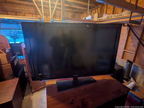 Samsung 46-55 inch LED/LCD Flat Screen TV (1 of 3)