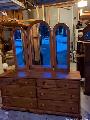 Solid Wood Traditional Dresser with Tri-Fold Mirror & Nightstand (1 of 9)