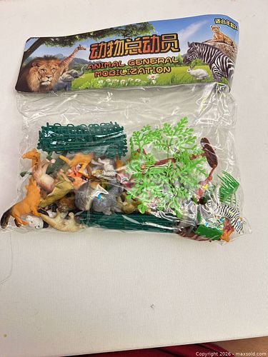 Multicolor Plastic Toy Animal Figures, Pack of 16-30 (1 of 3)