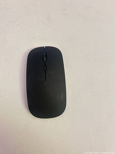 Wireless Mouse, Black, USB Receiver Included (1 of 3)