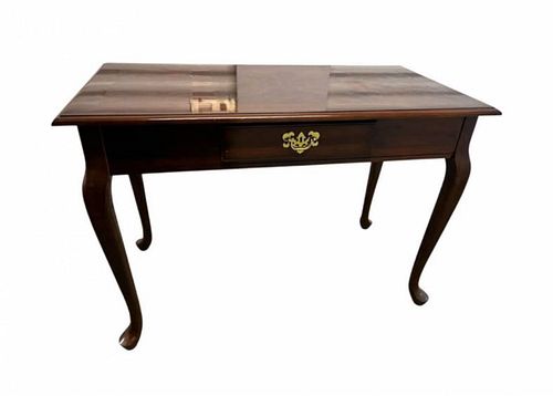 Vintage Wondercraft Queen Ann Style Mahogany Desk (1 of 4)