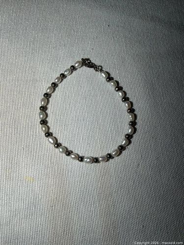 RARE CHILD BABY WHITE & GRAY PEARL BRACELET  (1 of 3)