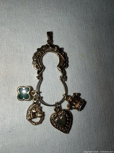 RARE VINTAGE GOLD TONE CHARM HOLDER W/ 4 CHARMS  (1 of 4)