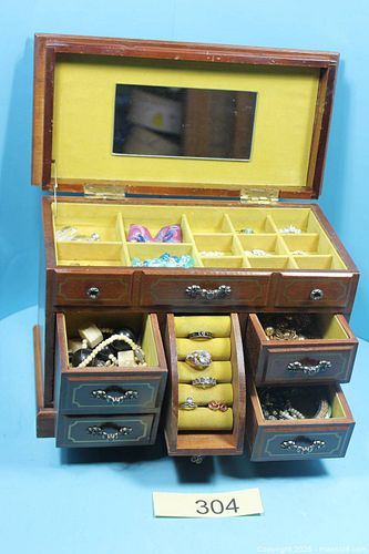 Jewellery Box Filled (1 of 9)