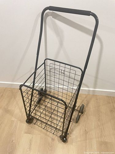 Tri Wheel Stair Climber shopping cart (1 of 3)