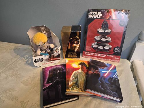 Star Wars Collectible Lot: Plush, Hardcover Books, VHS & Sealed Stand (1 of 5)