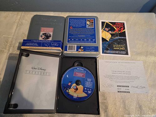 Walt Disney Treasures Tomorrowland DVD Set Collector Tin (1 of 5)