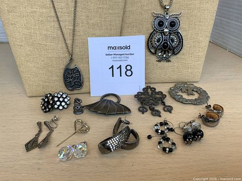 Black & Silver Costume Jewelry (1 of 7)