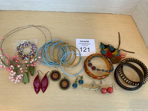 Colourful Costume Jewelry (1 of 7)