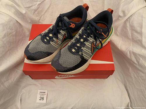 Lot #26 (1 of 6)